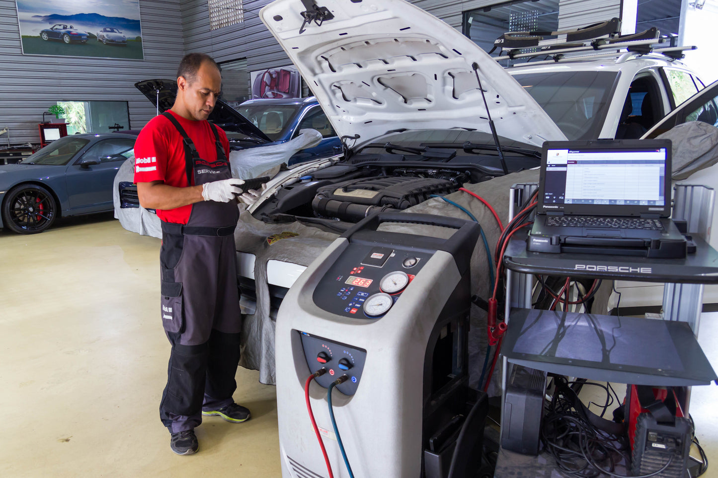 Nossa Equipe Porsche. Muitas mãos. Um único DNA.